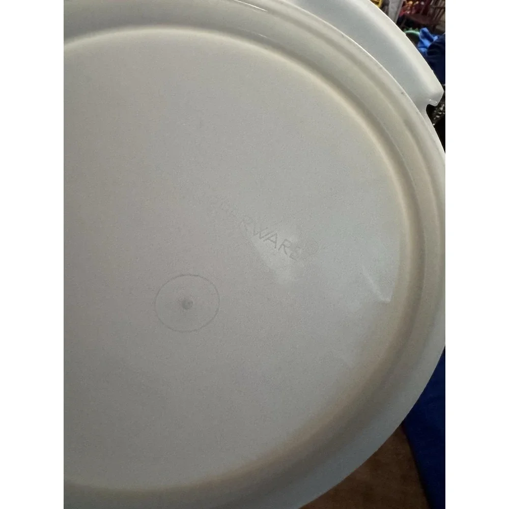 TUPPERWARE Large 12